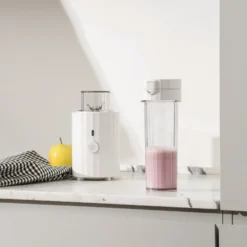 Alessi Smoothie Blender Plisse - Wit - 380 W - Door Michele De Lucchi - MDL17 W -Goedkope Keuken Wijs Winkel 0018 MDL17 W amb 02 1x1 A4 3500pxl