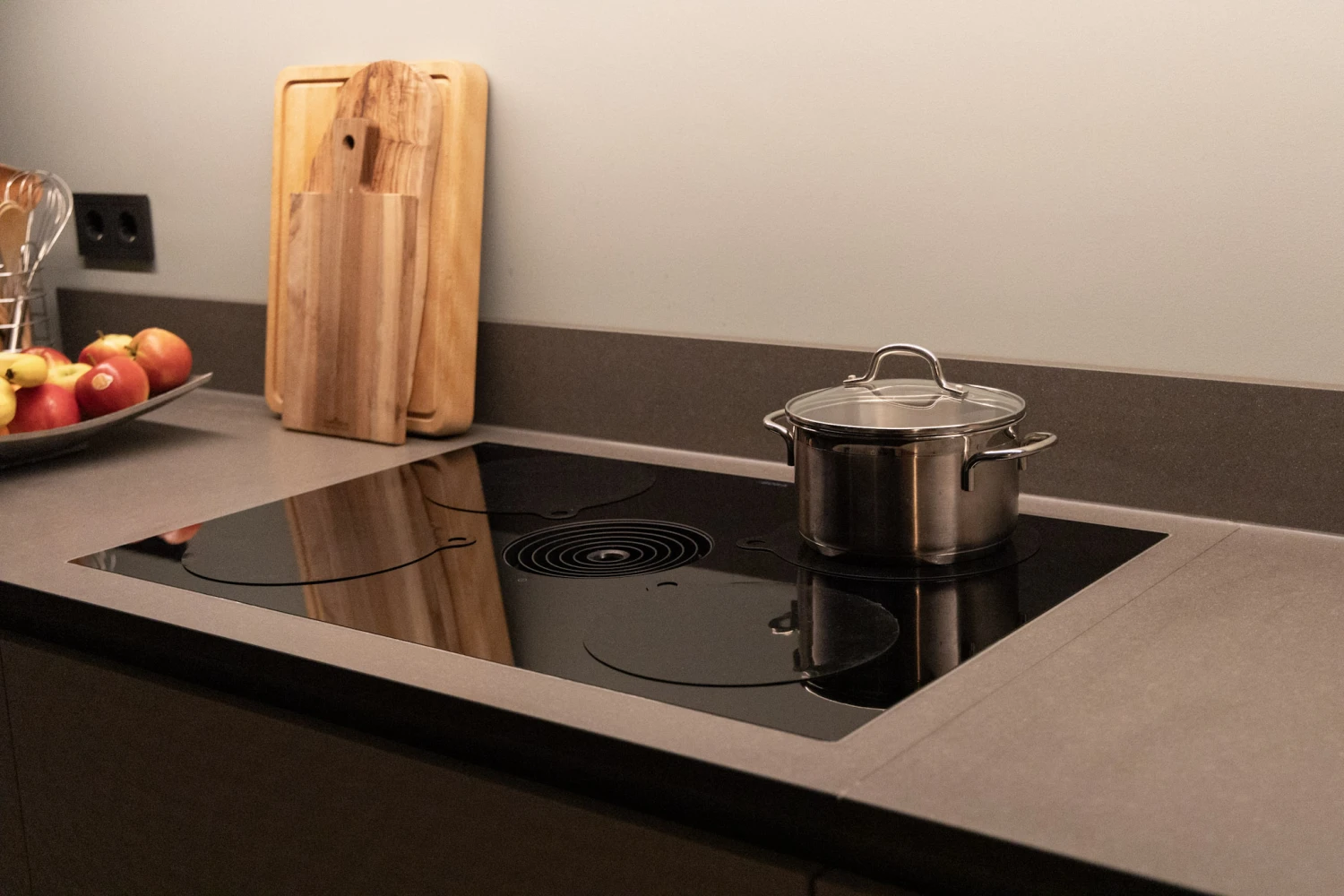 Sareva Inductie Beschermer / Inductie Mat - Hittebestendig - 100% BPA Vrij - Set Van 4 Stuks 2 Sareva Inductie Beschermer / Inductie Mat - Hittebestendig - 100% BPA Vrij - Set Van 4 Stuks - Afbeelding 2
