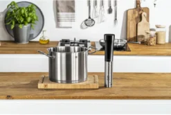 Zwilling Sous Vide Stick Enfinigy - Nauwkeurige Temperatuurinstelling - IPX7 Waterproof - Zwart -Goedkope Keuken Wijs Winkel 4009839546716 4