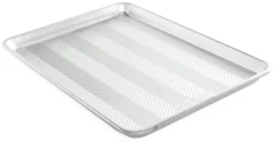 Nordic Ware Bakplaat Prism 45 X 33 Cm - Half Sheet