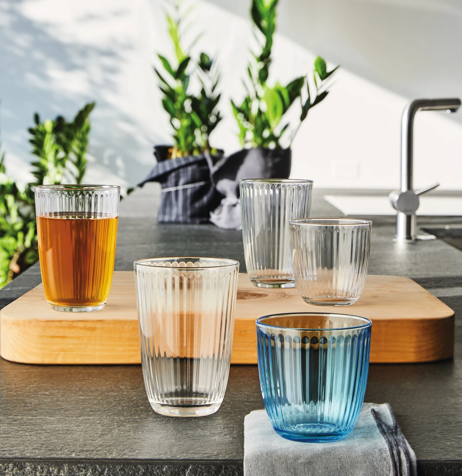 Bormioli Rocco Waterglazen Line - Blauw - 290 Ml - 6 Stuks 2 Bormioli Rocco Waterglazen Line - Blauw - 290 Ml - 6 Stuks - Afbeelding 2