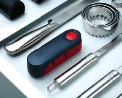 Joseph Joseph Messenslijper Rota -Goedkope Keuken Wijs Winkel Messenslijper Rota