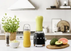 SMEG Smoothie Blender - Compact - Zwart - 600 Ml - PBF01BLEU -Goedkope Keuken Wijs Winkel WEB PBF01BLEU L03.jpg