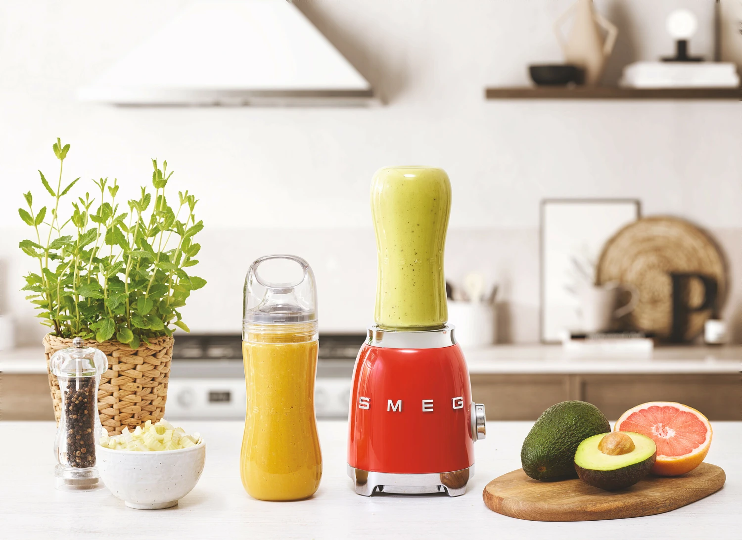 SMEG Smoothie Blender - Compact - Rood - 600 Ml - PBF01RDEU 3 SMEG Smoothie Blender - Compact - Rood - 600 Ml - PBF01RDEU - Afbeelding 3