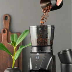Wilfa Koffiemolen / Bonenmaler Balance Black -Goedkope Keuken Wijs Winkel coffee grinder balance cg1b 275 environment beans sqr 638db70a6a1162.04833746