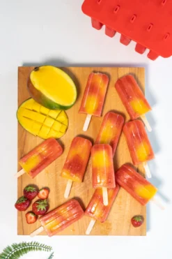 Sareva IJsjesmaker - 10 Ijsjes - Rood - Siliconen - Easy Release - Herbruikbaar -Goedkope Keuken Wijs Winkel sareva ijsjesmaker 1