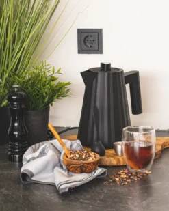 Alessi Waterkoker Plissé - Droogkookbeveiliging - Zwart - Michele De Lucchi - 1 Liter - MDL06/1 B 8 Alessi Waterkoker Plissé - Droogkookbeveiliging - Zwart - Michele De Lucchi - 1 Liter - MDL06/1 B -Goedkope Keuken Wijs Winkel waterkoker klein 2